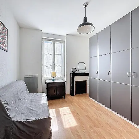 Apartmán F2 Refait A Neuf, Idealement Situe